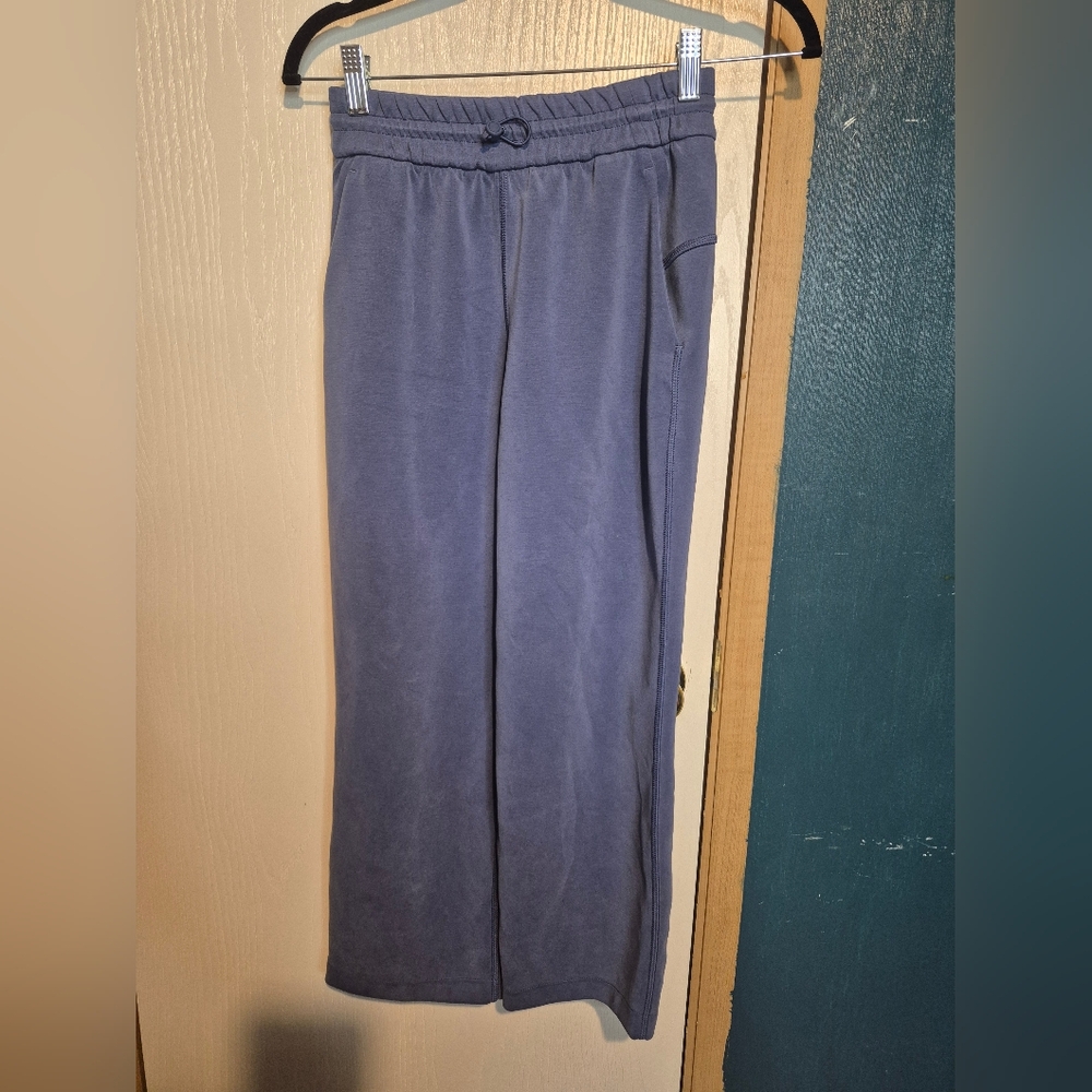 Lululemon Softstreme High-Rise Straight-Leg Cropped Pant